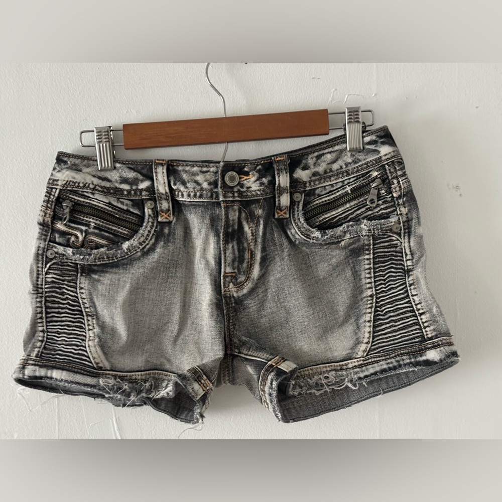 Waist Size 28 Rock Revival Moto Denim Shorts jenne NWOT